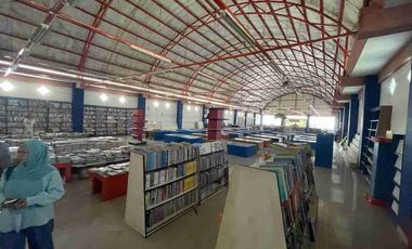 DIJUAL CEPAT GEDUNG SERBAGUNA EX TEPI JLN PARANGTRITIS KM9