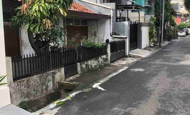 MURAH!! RUMAH TUA HITUNG TANAH DI RAWAMANGUN DEKAT LRT VELDROME