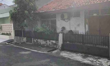 MURAH!! RUMAH TUA HITUNG TANAH DI RAWAMANGUN DEKAT LRT VELDROME