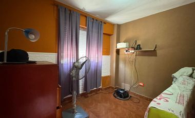 VENTA – Casa 2 dormitorios al frente,  Saavedra al 600 – Rosario