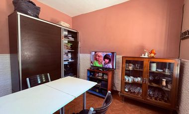 VENTA – Casa 2 dormitorios al frente,  Saavedra al 600 – Rosario