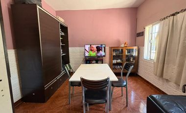 VENTA – Casa 2 dormitorios al frente,  Saavedra al 600 – Rosario