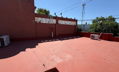 VENTA – Casa 2 dormitorios al frente,  Saavedra al 600 – Rosario