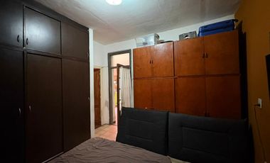 VENTA – Casa 2 dormitorios al frente,  Saavedra al 600 – Rosario