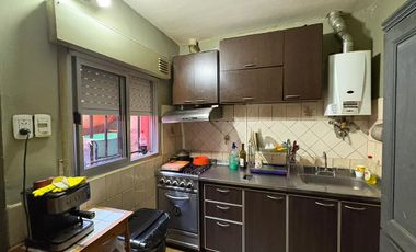 VENTA – Casa 2 dormitorios al frente,  Saavedra al 600 – Rosario