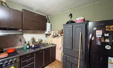 VENTA – Casa 2 dormitorios al frente,  Saavedra al 600 – Rosario