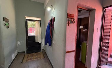 VENTA – Casa 2 dormitorios al frente,  Saavedra al 600 – Rosario