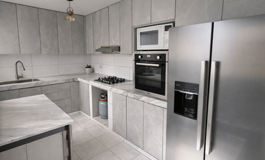 TRIPLEX EN VENTA EN SANTA BEATRIZ CERCADO DE LIMA