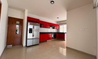 Casa en Renta en Pedregal II con amplio jardín.