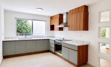 Casa en Venta en Puerta de Astorga, Bosque Esmeralda