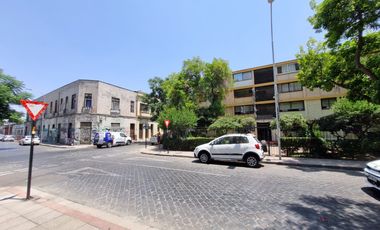 Lindo Departamento de 3 dormitorios y 2 baños en Barrio Concha y Toro y Barrio Brasil. Comuna de Santiago.