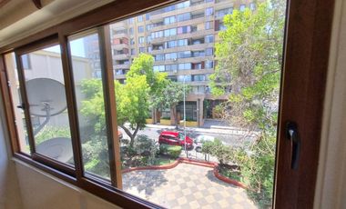 Lindo Departamento de 3 dormitorios y 2 baños en Barrio Concha y Toro y Barrio Brasil. Comuna de Santiago.