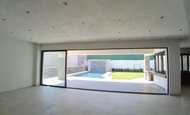 CASA EN VENTA EN FRACCIONAMIENTO LOMAS DE COCOYOC, MORELOS