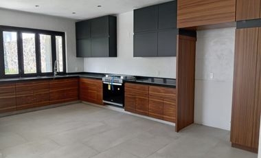 CASA EN VENTA EN FRACCIONAMIENTO LOMAS DE COCOYOC, MORELOS
