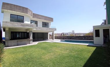 CASA EN VENTA EN FRACCIONAMIENTO LOMAS DE COCOYOC, MORELOS