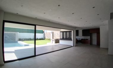 CASA EN VENTA EN FRACCIONAMIENTO LOMAS DE COCOYOC, MORELOS