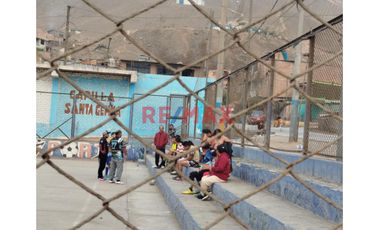 Se Vende Casa Como Terreno En Ocasion A 1 Cuadra De La Avenida Principal