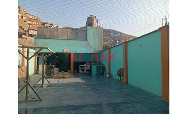Se Vende Casa De 3 Pisos Con Local Comercial En Avenida Frente A Colegio Inicial, Posta Medica Y C.E