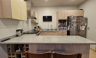 Se vende Departamento de 3 recámaras con excelente distribución en El Condado QH1613
