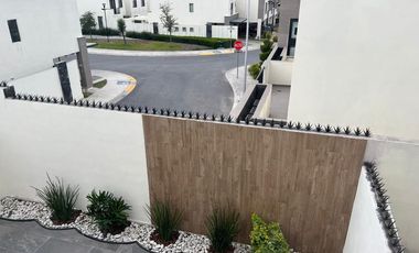 CASA AMUEBLADA EN RENTA ZONA DOMINIO CUMBRES COLONIA PRIVADA CON SEGURIDAD Y AMENIDADES