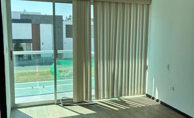 VENTA DE CASA EN FRACCIONAMIENTO ENTRE ALAMEDAS ATLIXCO, PUEBLA