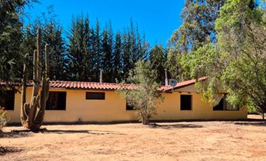 Parcela 6.500 m² con Casa 197 m² y piscina– Algarrobo – Ruta F-90