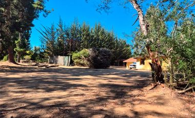Parcela 6.500 m² con Casa 197 m² y piscina– Algarrobo – Ruta F-90