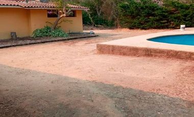 Parcela 6.500 m² con Casa 197 m² y piscina– Algarrobo – Ruta F-90