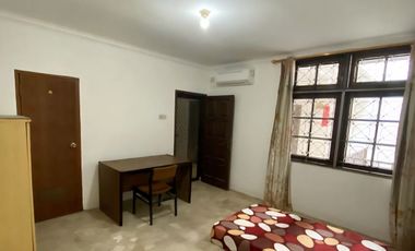 Jual rumah kost di grogol luas 140m 8 kamar sudah berjalan strategis
