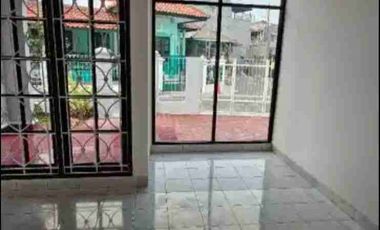 Lokasi Premium Pramuka! Rumah 5 KT, SHM, Carport 2 Mobil