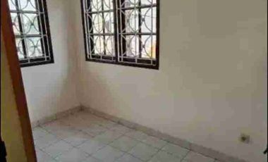 Lokasi Premium Pramuka! Rumah 5 KT, SHM, Carport 2 Mobil