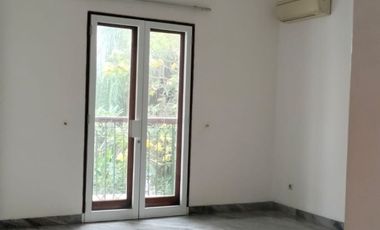 Rumah mewah 2 lantai, swimming Pool, post security, Metro, View Golf Pondok Indah CL 602
