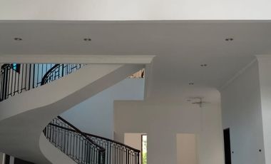 Rumah mewah 2 lantai, swimming Pool, post security, Metro, View Golf Pondok Indah CL 602