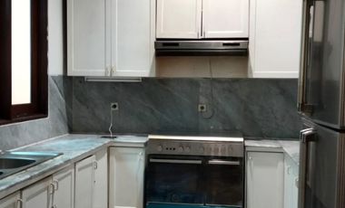 Rumah mewah 2 lantai, swimming Pool, post security, Metro, View Golf Pondok Indah CL 602