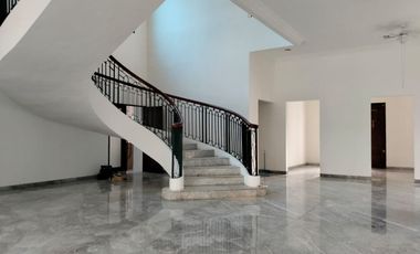 Rumah mewah 2 lantai, swimming Pool, post security, Metro, View Golf Pondok Indah CL 602