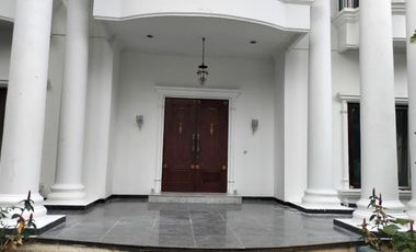 Rumah mewah 2 lantai, swimming Pool, post security, Metro, View Golf Pondok Indah CL 602