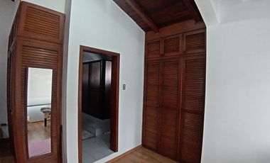 VENTA DE CASA INDEPENDIENTE  San Antonio del Pichincha