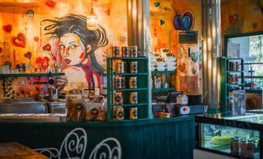 Over Kontrak Restoran Premium di Berawa, Canggu Area