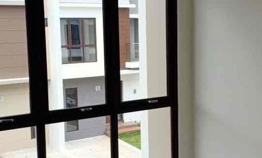 Jual Rumah Summarecon Bekasi Cluster Olive Residence Furnished Dekat Tol 2 KT