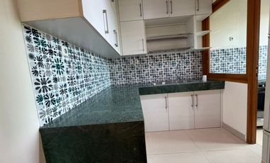 DIJUAL APT 4BR lantai 6, Pool View, di HAMPTON'S PARK, PONDOK INDAH