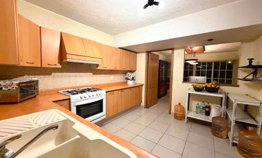 Oportunidad!! Amplia casa en venta en Condominio Bosques de la Hacienda, Metepec!