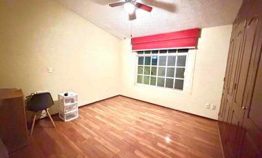 Oportunidad!! Amplia casa en venta en Condominio Bosques de la Hacienda, Metepec!