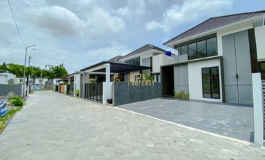 RUMAH DESAIN MEWAH, TANAH LUAS, DEKAT PASAR JANGKANG