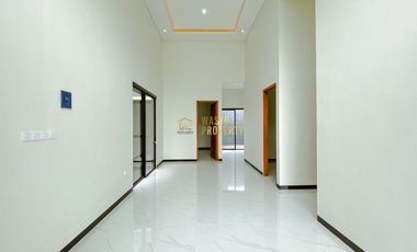 RUMAH DESAIN MEWAH, TANAH LUAS, DEKAT PASAR JANGKANG