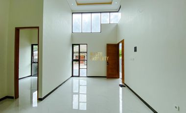 RUMAH DESAIN MEWAH, TANAH LUAS, DEKAT PASAR JANGKANG
