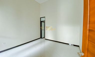 RUMAH DESAIN MEWAH, TANAH LUAS, DEKAT PASAR JANGKANG