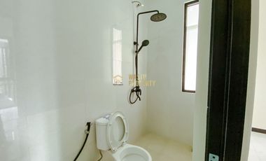 RUMAH DESAIN MEWAH, TANAH LUAS, DEKAT PASAR JANGKANG