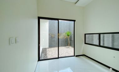 RUMAH DESAIN MEWAH, TANAH LUAS, DEKAT PASAR JANGKANG