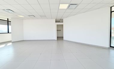 Oficinas en Renta Edificio Jose Benitez 2211, Col Chepevera