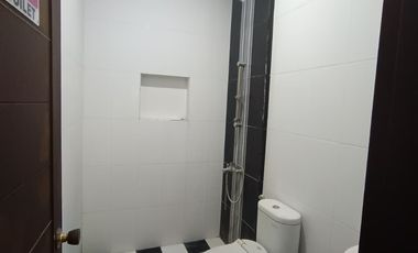 RUMAH IDAMAN MINIMALIS MODERN 2 LANTAI NYAMAN STRATEGIS SIAP HUNI DI TAMAN HOLIS INDAH 1 THI1 BANDUNG